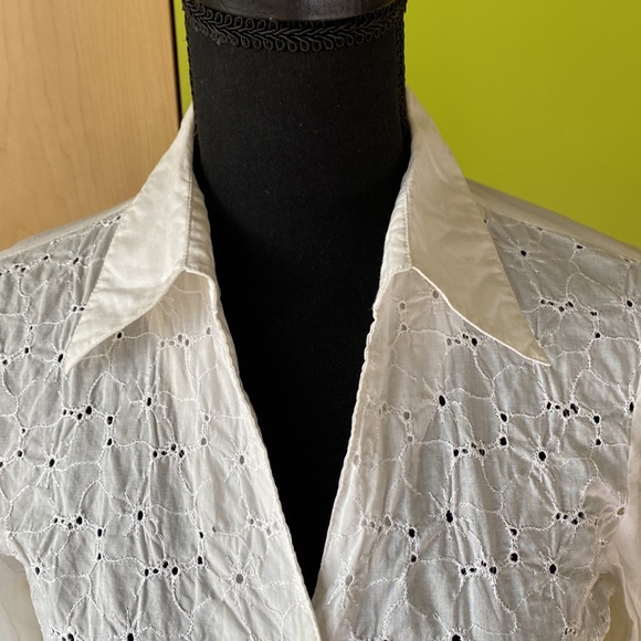 Harve Benard Embroidery Blouse - Picture 5 of 10